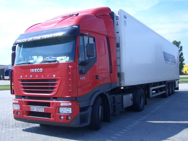 Iveco-Stralis-AS440S48-rot-weiss-Stober-160105-1-NOR.jpg