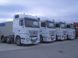 MB-Actros-2554-weiss-Lunde-Stober-160105-1-NOR