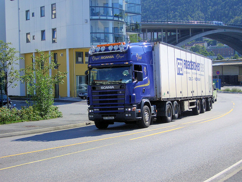 NOR-Scania-164-G-580-blau-Stober-250208-01.jpg