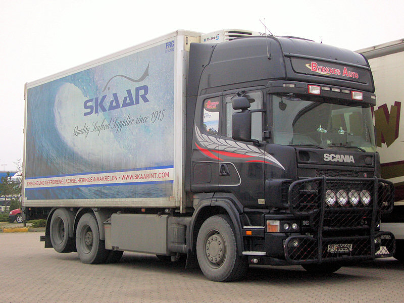NOR-Scania-164-L-580-schwarz-Stober-250208-01.jpg