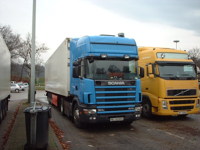 Scania-124-L-470-blau-weiss-(Stober)-0104-1-(NOR).jpg
