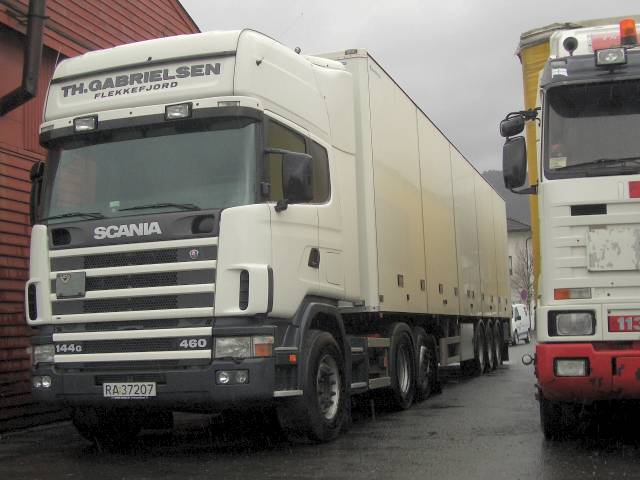 Scania-144-G-460-Gabrielsen-Stober-270604-1-NOR.jpg