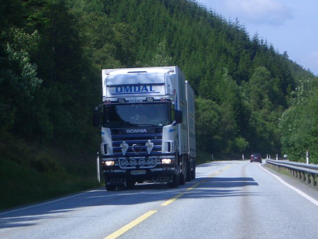 Scania-144-L-530-Omdal-Stober-160105-1-NOR.jpg