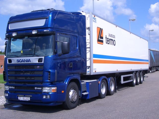 Scania-164-G-580-blau-Stober-160105-2-NOR.jpg