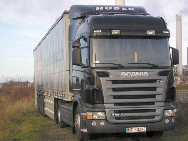 Scania-R-420-Huber-Wihlborg-231205-02-PL.jpg