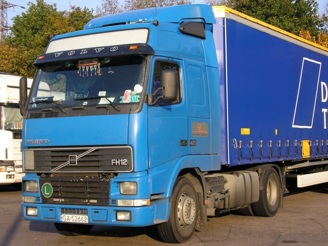 Volvo-FH12-420-blau-Wihlborg-311005-01-PL.jpg