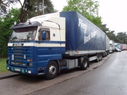 Scania-113-M-380-blau-Holz-210706-01-PL