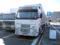 Volvo-FH12-420-Ludwig-Fustinoni-280507-02-PL