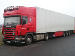 Scania-124-L-420-rot-weiss-Reck-121204-01-PL
