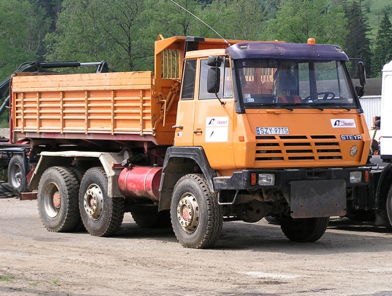 Steyr-1491-orange-Hlavac-150607-01-PL.jpg - Juraj Hlavac