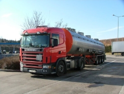 PL-Scania-114-L-380-rot-Posern-050408-01