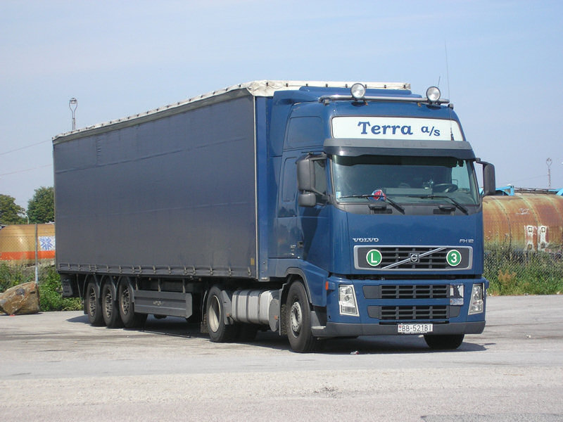 Volvo-FH12-Terra-Wihlborg-160807-01-SK.jpg - Henrik Wihlborg