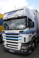 SK-Scania-R-420-weiss-Fitjer-210510-01