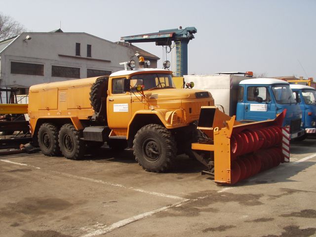 ZIL-141-6x6-orange-Hlavac-060605-01-SK.jpg