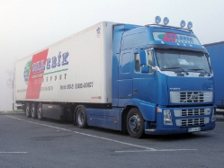 Volvo-FH12-460-blau-Holz-080407-02-SK