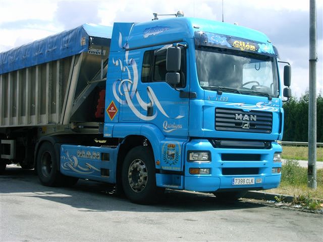MAN-TGA-LX-blau-Fernandez-Pello-300705-01-ESP.jpg