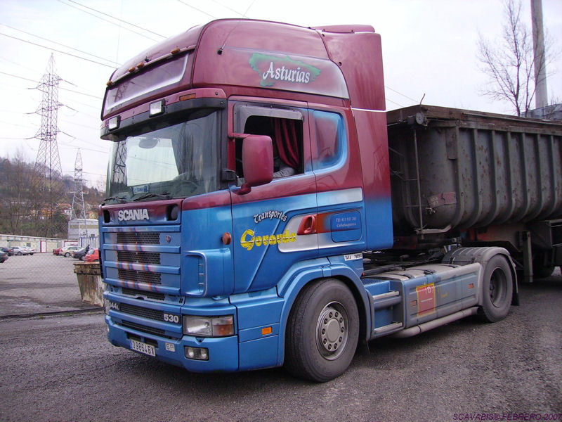 Scania-144-L-530-blau-F-Pello-200607-01-ESP.jpg