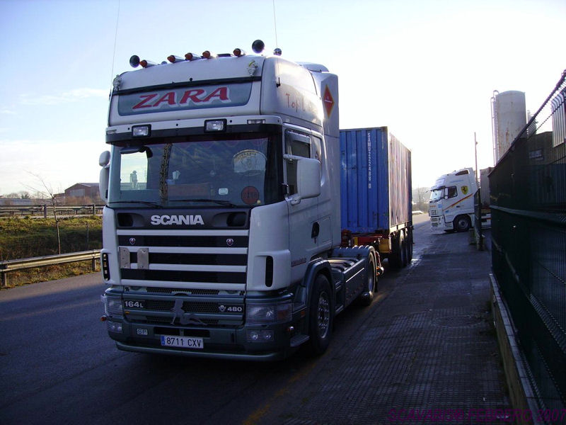 Scania-164-L-580-Zara-F-Pello-200607-01-ESP.jpg