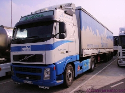 Volvo-FH12-460-weiss-blau-F-Pello-240607-01-ESP