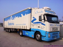 Volvo-FH12-weiss-blau-F-Pello-240607-04-ESP
