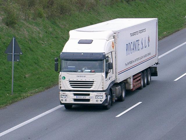Iveco-Stralis-AS-Rogante-Szy-170604-1-ESP.jpg - Trucker Jack