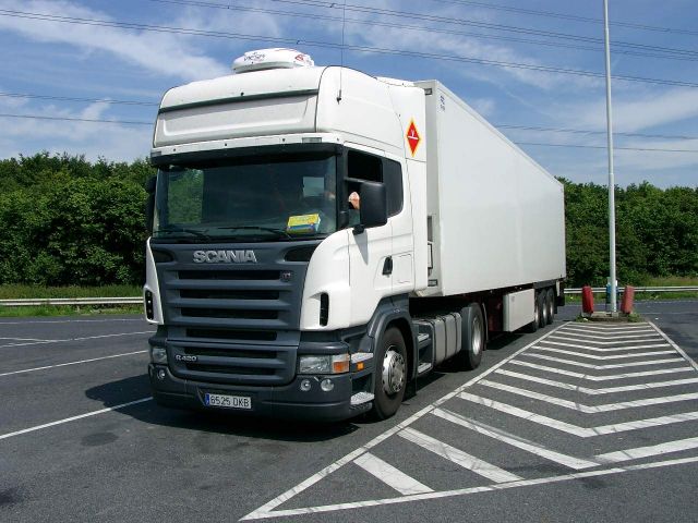Scania-R-420-weiss-Willann-170605-01-ESP.jpg - Michael Willann