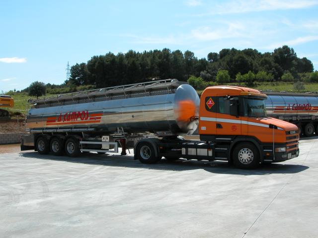 Scania-144-L-460-Campos-Quiles-260404-ESP.jpg - Quilles