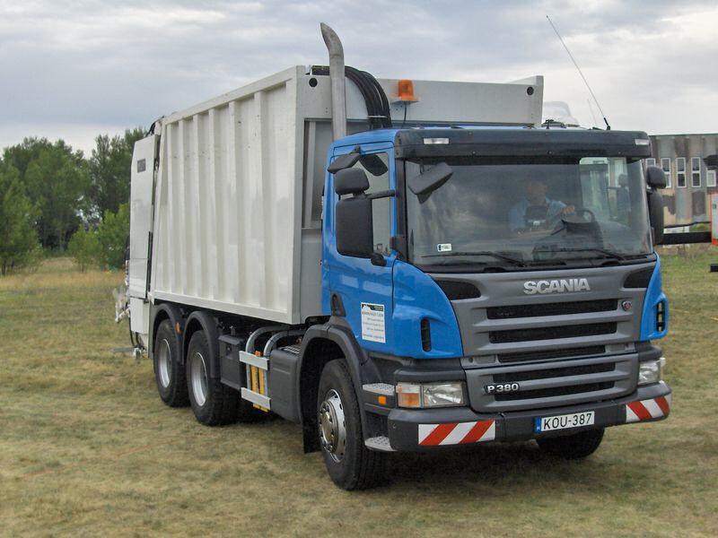 HUN-Scania-P-380-blau-Decsi-090308-01.jpg