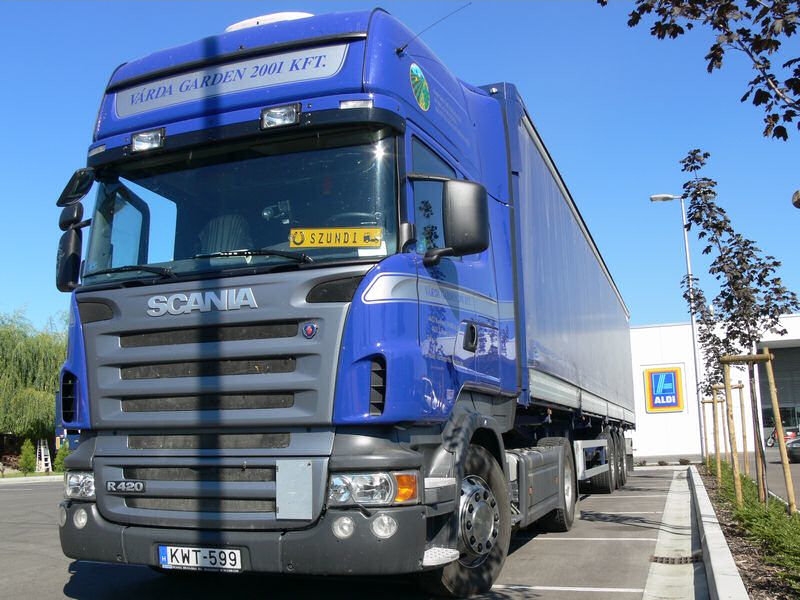 HUN-Scania-R-420-blau-Decsi-131008-02.jpg