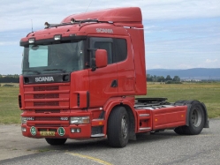 HUN-Scania-144-L-460-rot-Decsi-090308-01