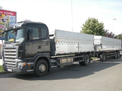 HUN-Scania-R-420-schwarz-Decsi-131008-02