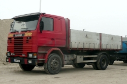 HUN-Scania-113-M-360-rot-Vorechovsky-160109-02