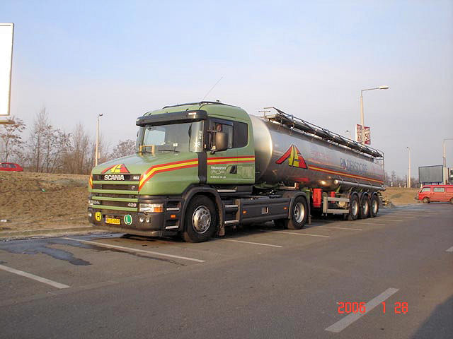 Scania124-L-420-Steiner-Kovacs-Andras-280106-01-01-HUN.jpg