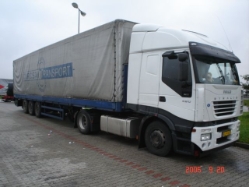 Iveco-Stralis-AS-440S48-weiss-Kovacs-051005-01-HUN