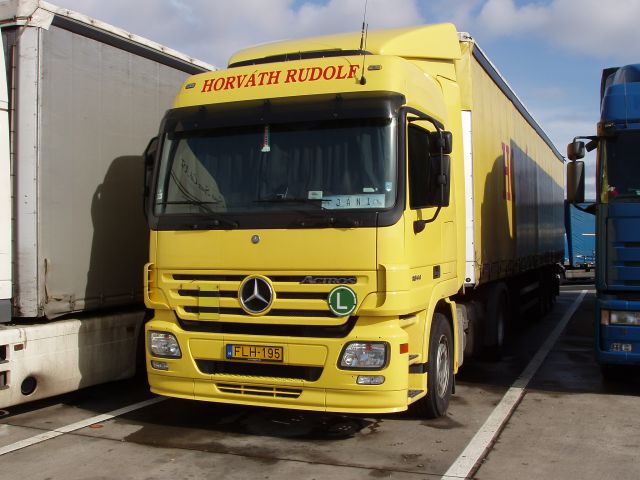 MB-Actros-1844-MP2-Horvath-Holz-180406-01-HUN.jpg