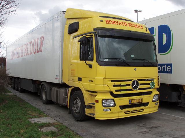 MB-Actros-1844-MP2-Horvath-Holz-200406-01-HUN.jpg