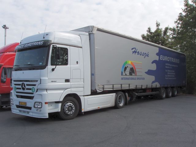 MB-Actros-1844-MP2-weiss-Holz-170605-01-HUN.jpg