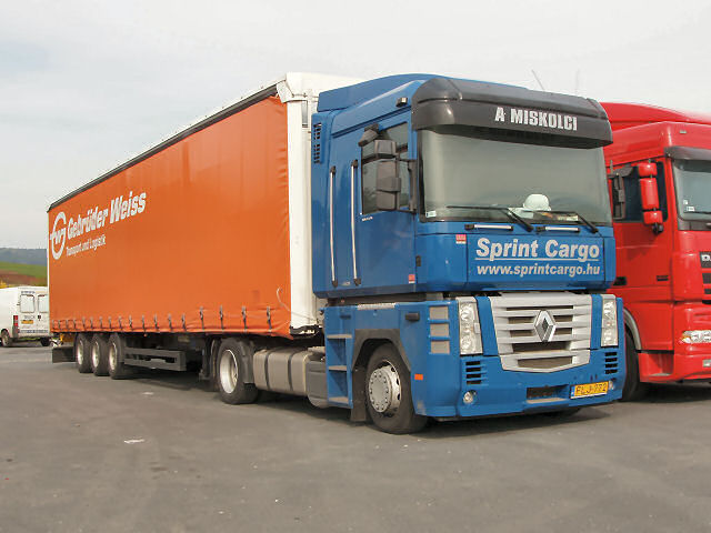 Renault-Magnum-Sprint-Cargo-Holz-250506-01-HUN.jpg