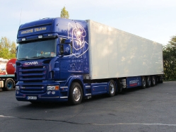 Scania-R-500-blau-Holz-080607-01-HUN