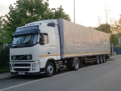 BY-Volvo-FH-440-weiss-DS-270610-01