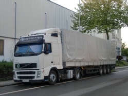 BY-Volvo-FH-440-weiss-DS-270610-02