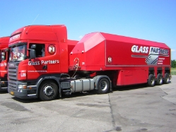 Scania-R-420-Glass-Partners-Brock-180708-01