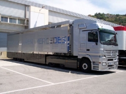 MB-Actros-MP2-silber-Strauch-040208-01