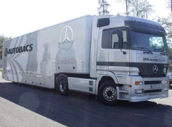 MB-Actros-Person-Strauch-291205-01