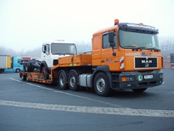 MAN-F2000-orange-Holz-180107-01