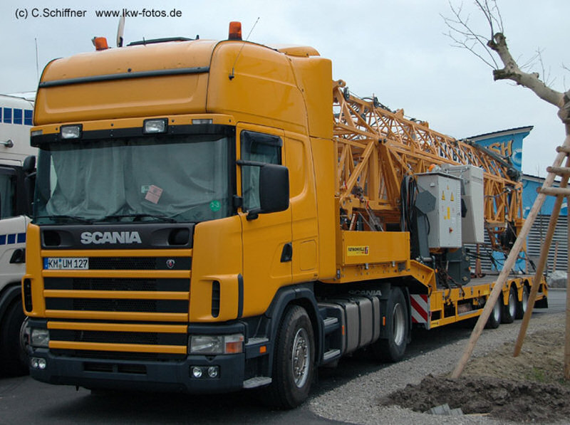 Scania-4er-gelb-Schiffner-241207-01.jpg - Carsten Schiffner