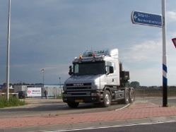 Scania-124-G-420-silber-vNispen-260507-02
