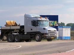 Scania-124-G-420-silber-vNispen-260507-04