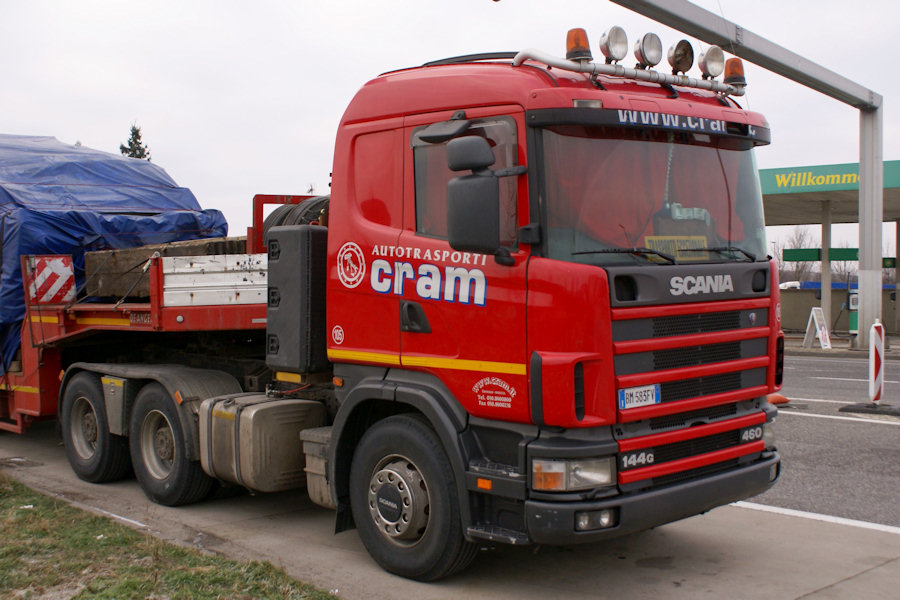 Scania-144-G-460-Cram-Vorechovsky-301210-03.jpg - Jaroslav Vorechovsky