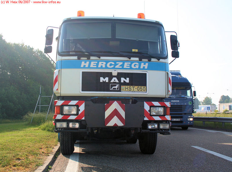 MAN-F90-41502-8x6-Herczegh-140607-15.jpg